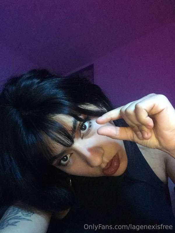 Do you have a small penis? I would love to make fun of it! 🤣