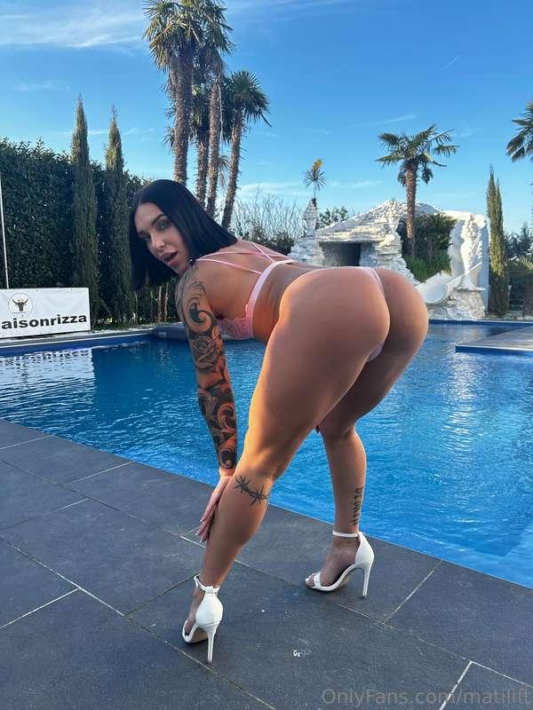 Vi piace questa visuale? 😏🍑