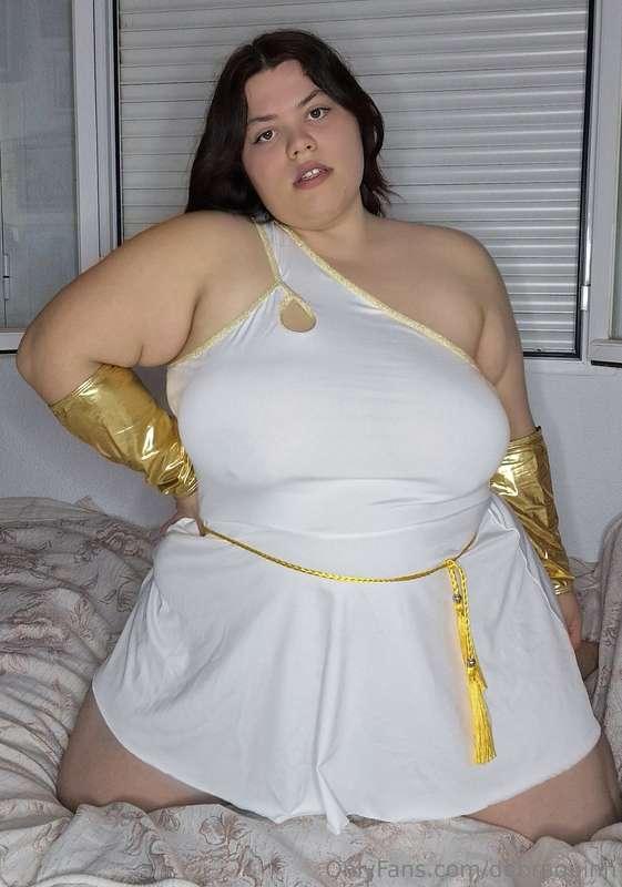 A esta diosa le gusta ir sin bragas 🤭