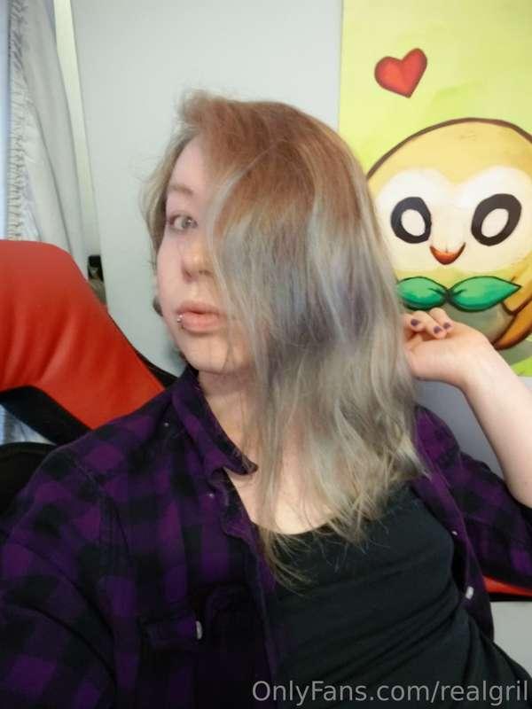 aaAAaaAAAAA I need new Hair Dye, what do you think of this b..