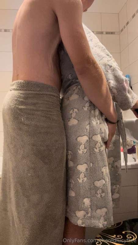 Ich wurde heut im Bad überrascht😏😈 Er hat einfach meinen Bad..