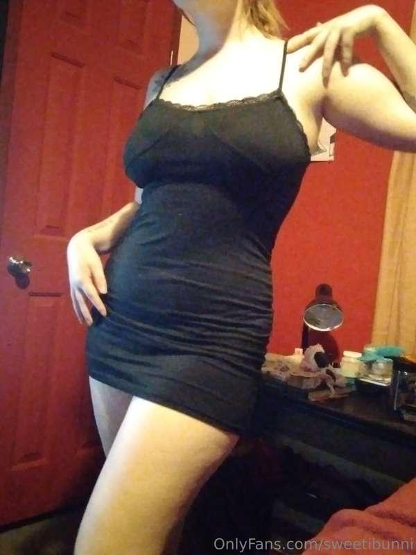 Can't believe my dress was sitting weird on my boobs 😤