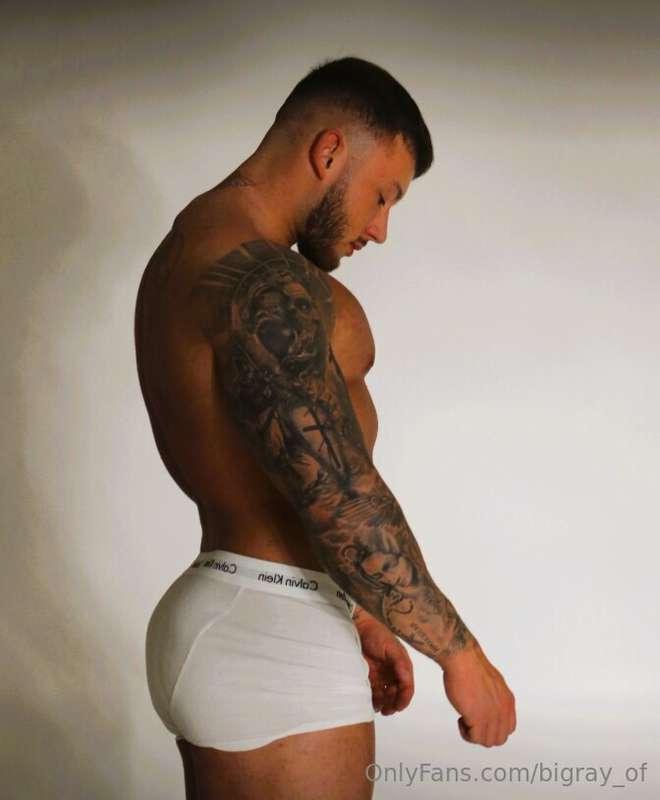 You really think you could handle standing this close my abs..