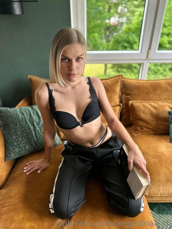 Can’t wait to share my new pictures with you… 🖤
