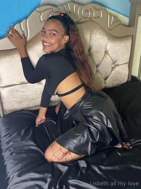 lisbeth0745 image #3