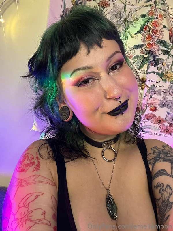 my sweet smile drive you crazy right? 🖤