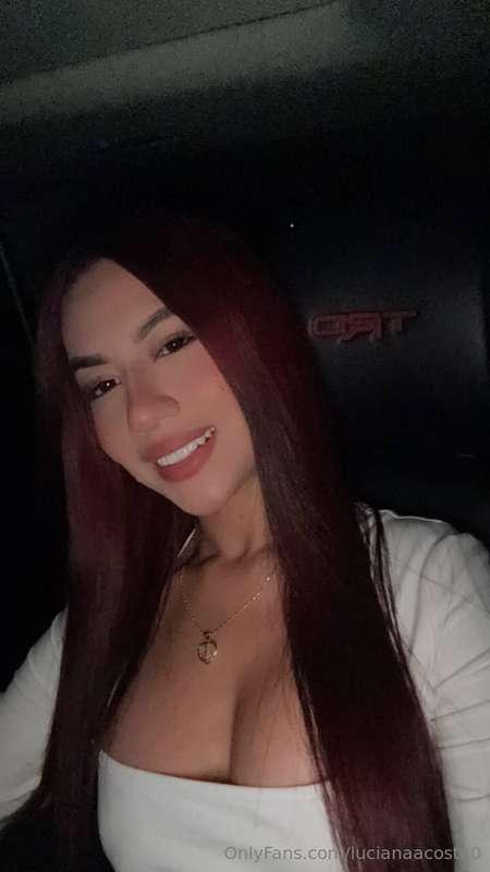 This is Emma🌹 she's a girl who lives in Chicago😘Is bit of a ..