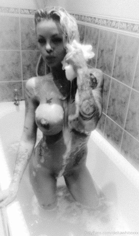 Wishing this was your  hot sweet cum dripping down my wet se..