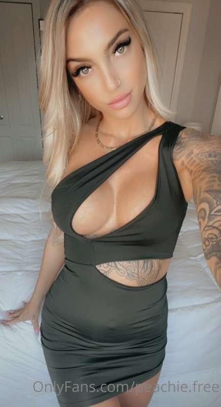 Pour rien manquer 😈👉 @elypeachie 💦