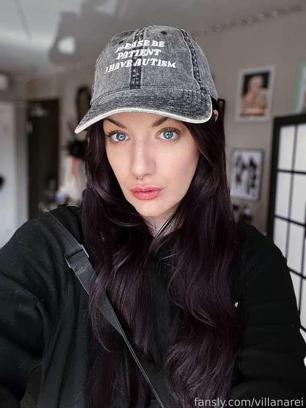 Do you like my hat? 🤭 

#fyp #tall #tallgirl #goth #gothgirl #altgirl #alternative #purplehair #thicc #musclemommy