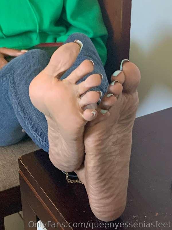 I’m going live tonight at Midnight. Going to do some foot wo..