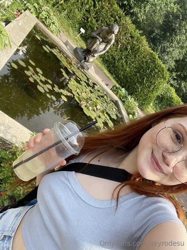 Just discovered a new park, and it's soooo nice! 😍💫 There's ..
