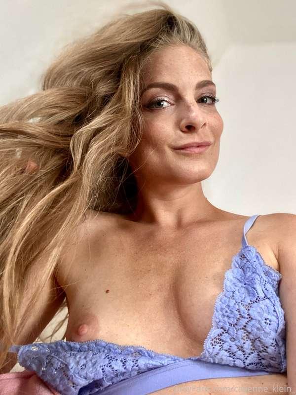 Feeling naughty and flirty with you! KISSES 💋💋😉😉💜💜💜