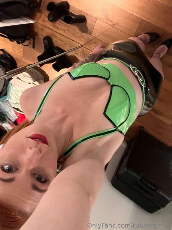 Diese super coole Latex-Farbe ist UV-aktiv! Ich liebe es mit..