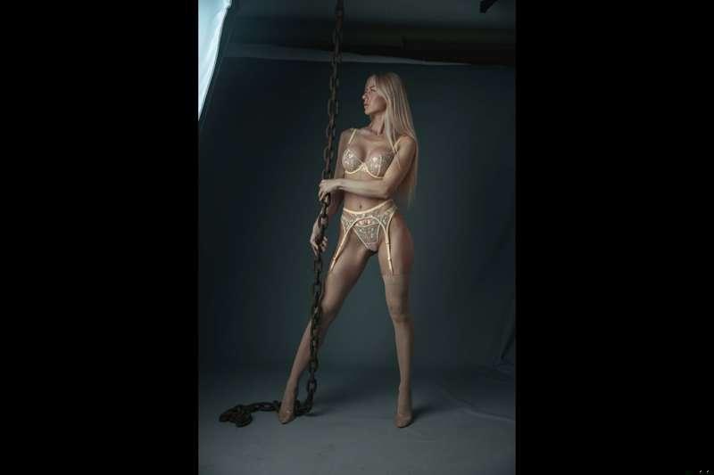 Celina - Studio :Camera Roll