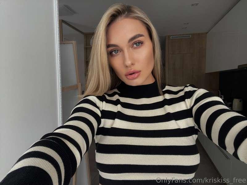 Just a random selfie…hope you like it 🥰❤️