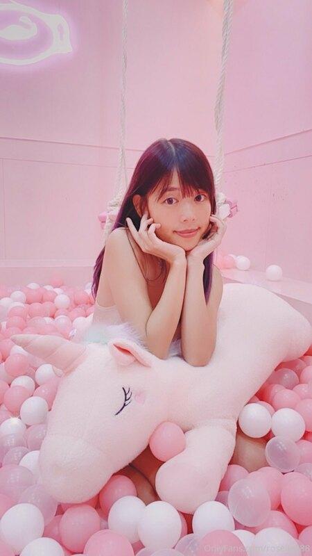 嗨嗨我在台北😉💕祝你們週末愉快喔！😄❤️ 今晚有週末福利喔😈 I’m in Taipei right now ! Wis..