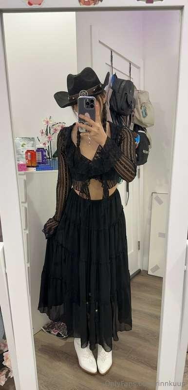 Cowgirl lewds with a surprise at the end(: