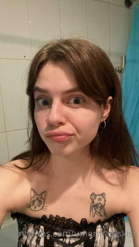 wtf is going on…… 🤨

ps write me for my hottt masturbation v..