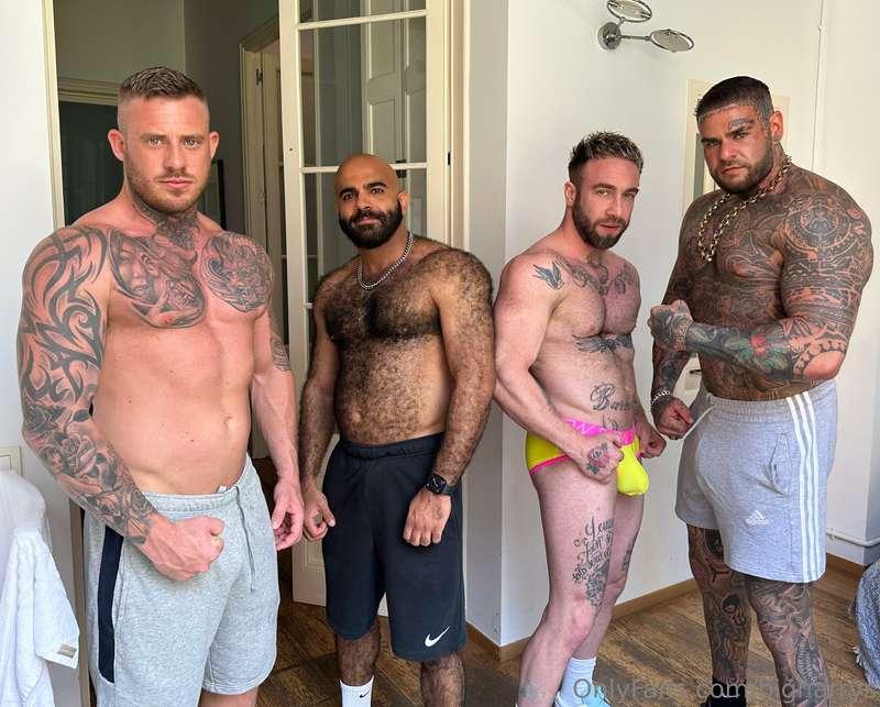 Just had a lovely 4sum😈🔥 who likes group sex?🔥