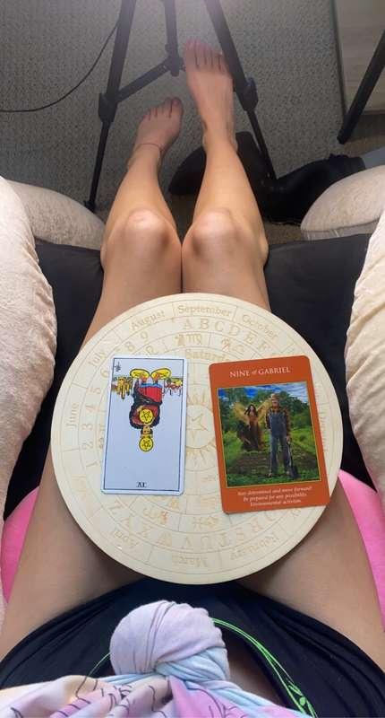 TODAYS TAROT CARD READING FOR SEPTEMBER 6TH 2021  💸💸💸💸 4 OF ..
