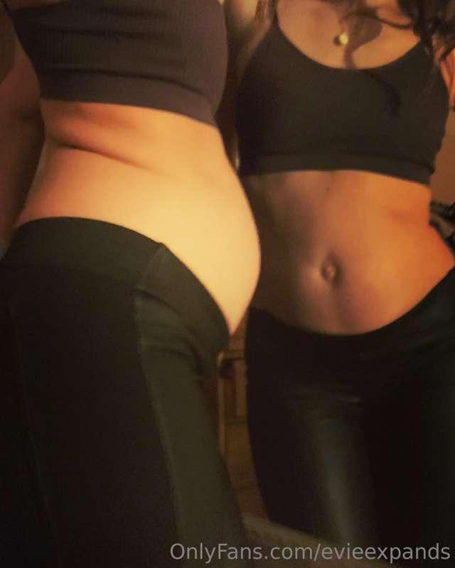 These new trousers 😍🤰😍 Are they a bit too tight? Or can I ha..