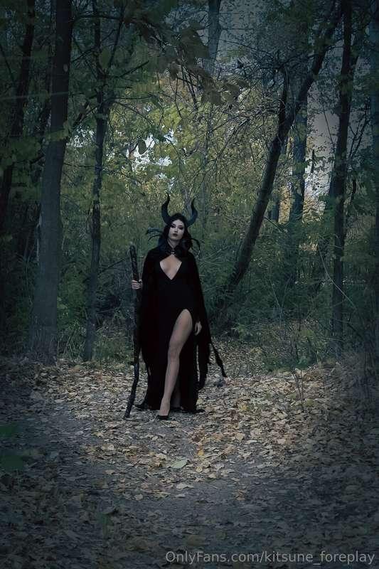 OCTOBER OF EXCLUSIVES: MALIFICENT <3 1/2Nothing quite hits l..