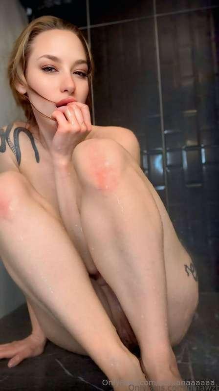 aariianaaaaaa main image