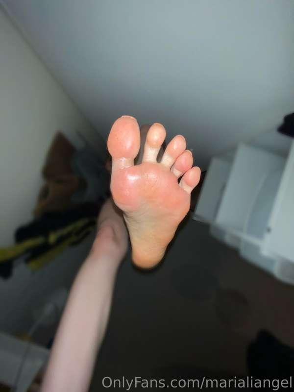 Let me step on your face😈😈🦶🏻