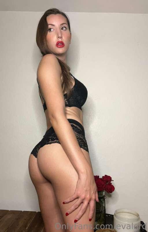 Hey cuties 🥰
Starting today, I'll be offering dick rating vi..
