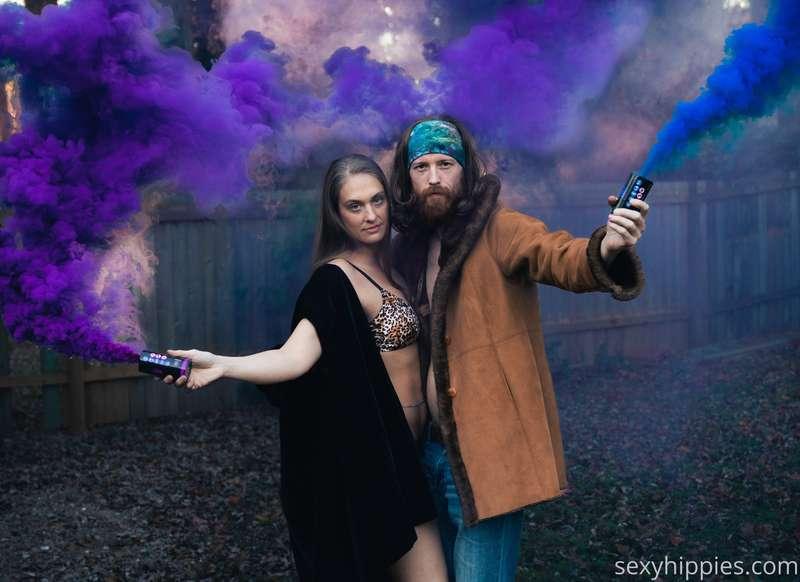 Loving this lil sexy smoke bomb set with @sexyhippiejason! S..