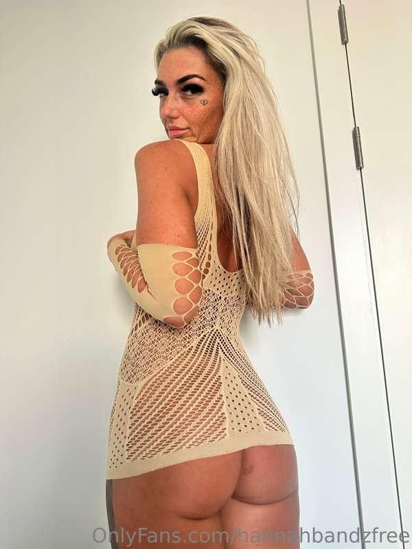 is this dress too see through?😬