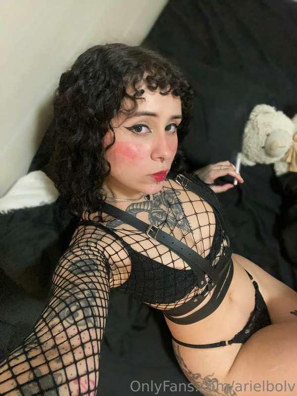 join me in bed? 🖤