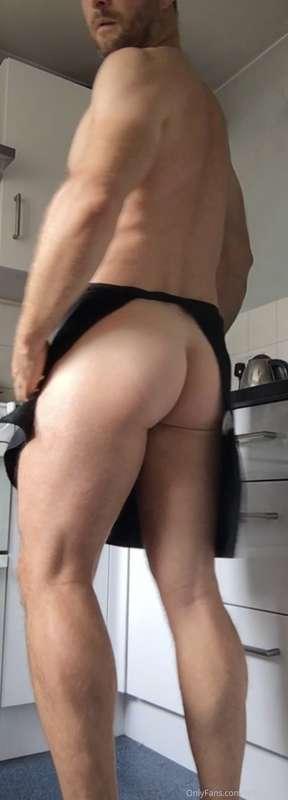 Serving up some ass
