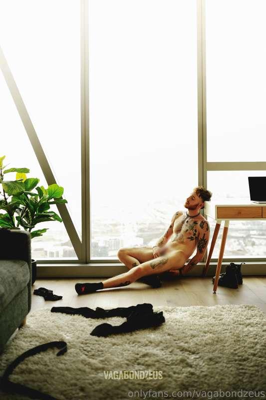 My recent shoot under Melbourne's skyline. Can't wait to sho..