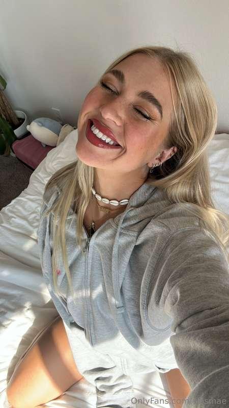 Cozy heart, sleepy smile 💋