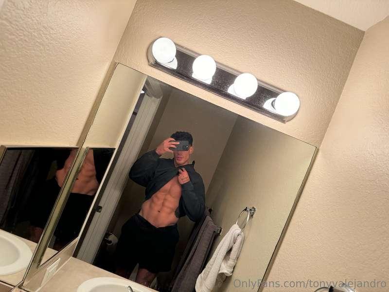I'm always snuck away somewhere taking nudes 