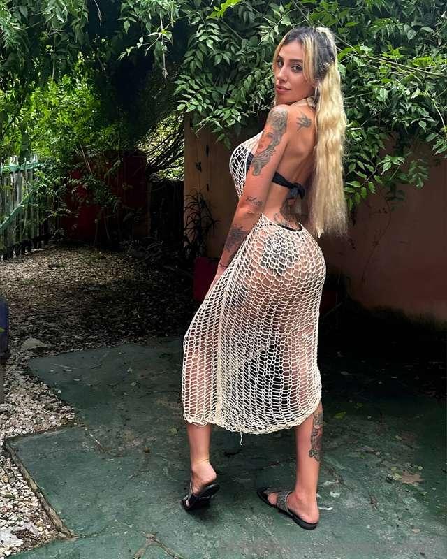 💦😈This sweet babe @candy.kend dreams of showing all her char..