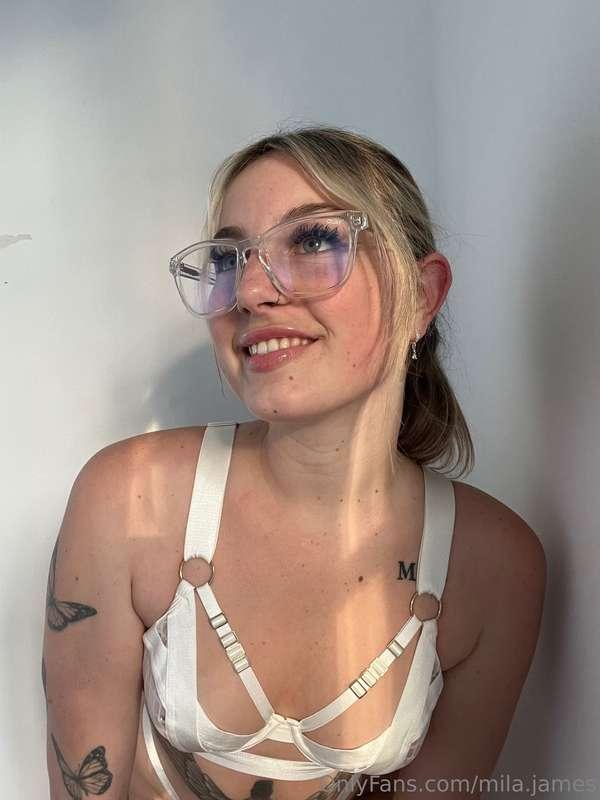 like this post if you'd let me give u a kiss 💋💕