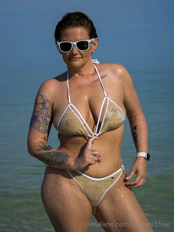 holliess1free image #12