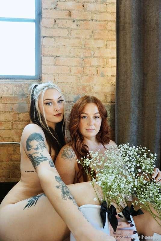 Perfectly placed flowers with @missrubyblu 💐