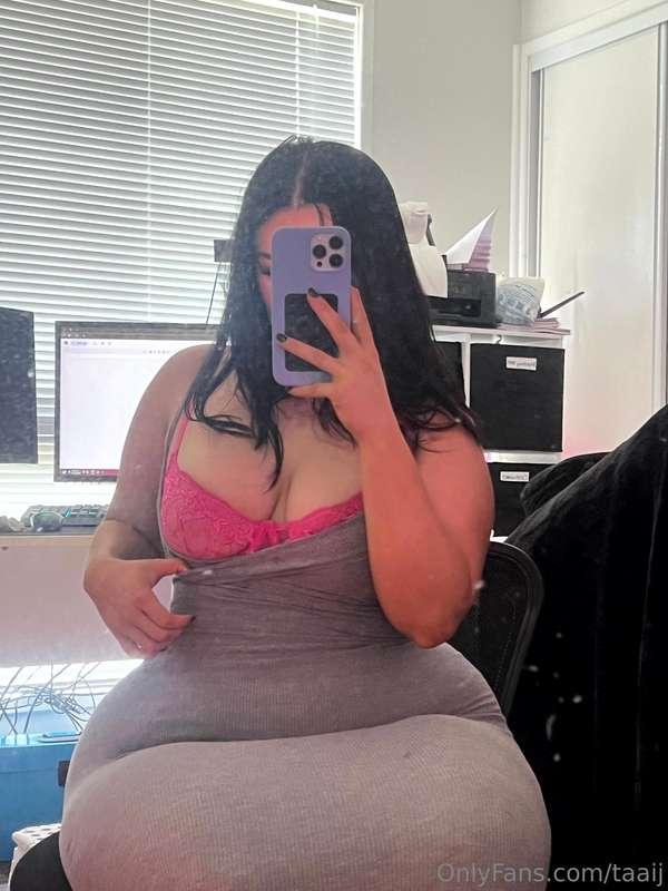 Pretty in Pink 💋 Wanna see more? ❤️