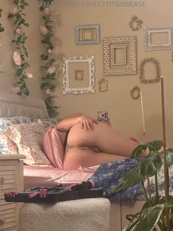 who wants to sext right now? i want to control your dick as ..