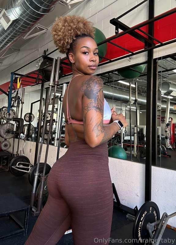 Wanna be gym buddies?🥰