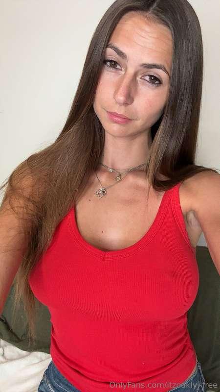 Does this face make your thoughts wander? 😏