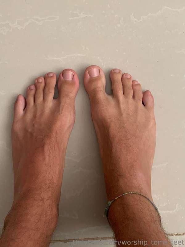 Some girl said I had nice feet today…. I wonder if she wants..