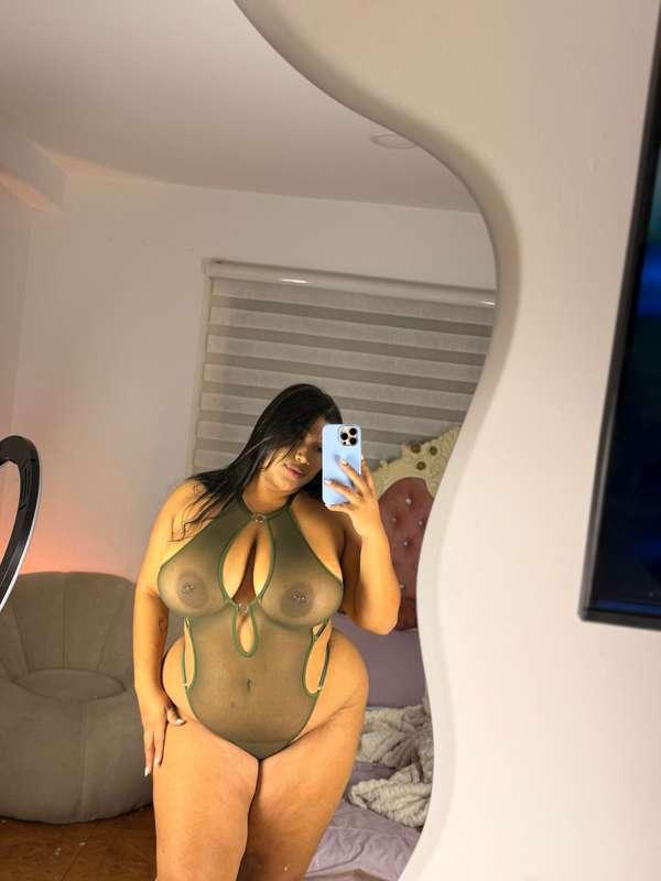 would you let me come over in this?😏😋