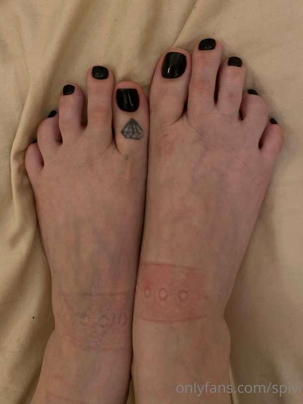 For feet lovers 🖤