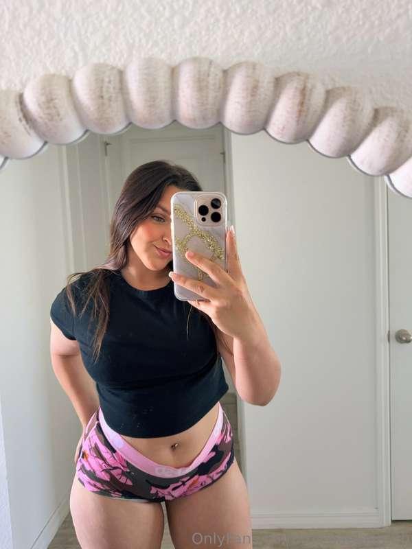 Who wants to see me do nude TikTok trends? 😍
