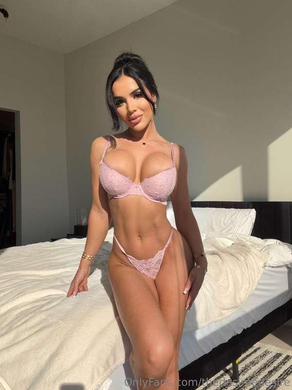 POV: you walked in my room and see me in this outfit 😏 what ..